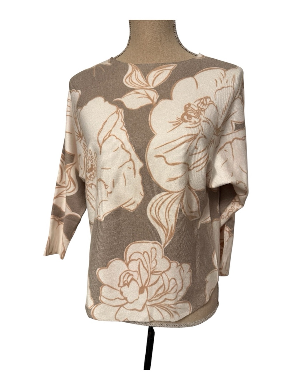 SIONI SWEATER CREWNECK KNIT TOP TAN WHITE FLORAL DOLMAN SLEEVE STRETCH SIZE S